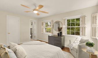7822 MOORLAND Ln, Bethesda, MD 20814