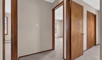30 W Park Ave, Avenel, NJ 07001