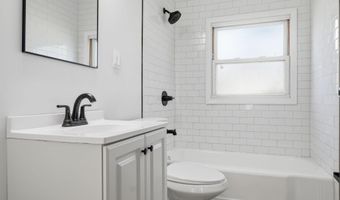 1074 S James Rd, Columbus, OH 43227