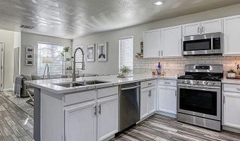 6080 Saint Petersburg Dr, Las Vegas, NV 89142