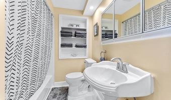 14903 Harrison Ave, Allen Park, MI 48101