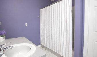 4 Rockledge Ln, Canton, CT 06019