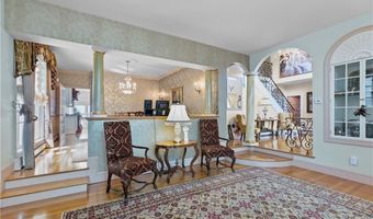 33 Courageous Cir, Bristol, RI 02809