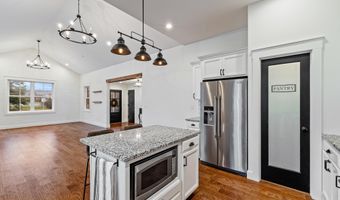 705 Kuhn St, Barboursville, WV 25504