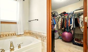 2040 Stone Hedge Ln, Ashland, OH 44805
