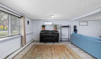 112 Center Ave, Middletown, RI 02842