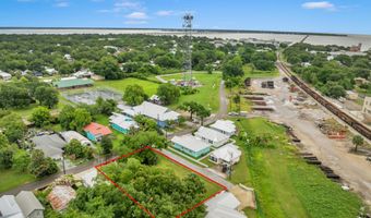 306 Union St, Bay St. Louis, MS 39520