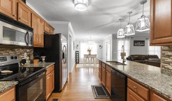 1204 Crestbrook Dr, Albertville, AL 35950