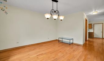 2143 N Juniper Ln, Arlington Heights, IL 60004