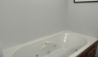 135 Central Ave, Benton, TN 37307
