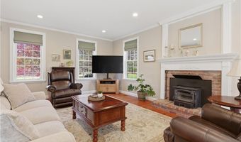 23 Whipple Rd, Glocester, RI 02814
