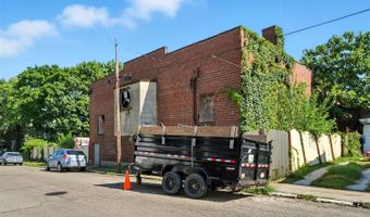 6105 Vine St, Cincinnati, OH 45216