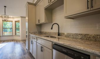 405 Lumpkin Dr, Batesville, AR 72501
