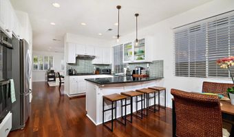 6878 Tradewinds Dr, Carlsbad, CA 92011