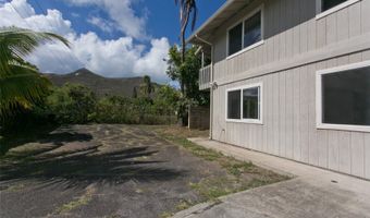 905 Kainui Dr, Kailua, HI 96734