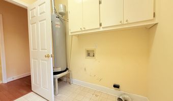 1014 Crestwood Dr, Albertville, AL 35950