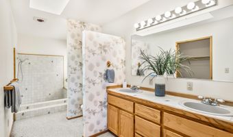 64502 McGrath Rd, Bend, OR 97701