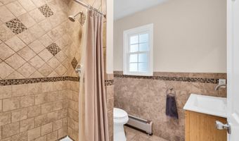 266 Orchard Ave, Belford, NJ 07718