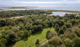 141 Gray Craig Rd, Middletown, RI 02842