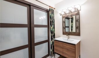 22 Young St, Newport, RI 02840