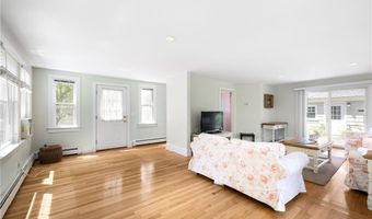 36 Kay Blvd, Newport, RI 02840