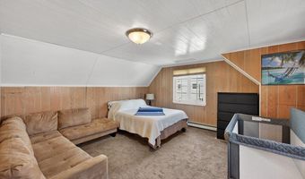 20 Bayview Ln, Amityville, NY 11701