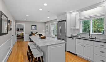 19 Lincoln Dr, Acton, MA 01720
