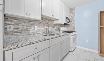 5204 NEWTON St #304, Bladensburg, MD 20710