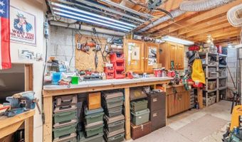 6 Colonial Cir, Alloway, NJ 07418