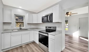 431 E Broadway Ave, Augusta, KS 67010