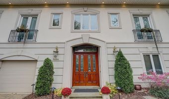 4744 34TH St N, Arlington, VA 22207