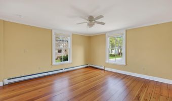 997 Washington St, Bath, ME 04530