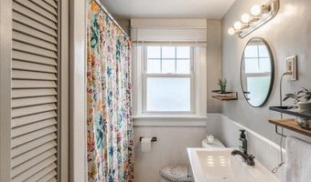 1086 EDGE HILL Rd, Abington, PA 19001