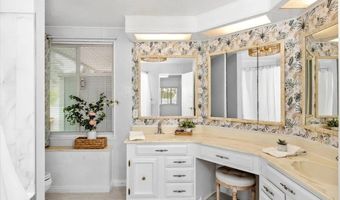 7326 San Bartolo St 220, Carlsbad, CA 92011