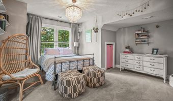 70 Dolphin Point Dr, Beaufort, SC 29907