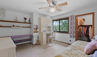 10463 Farm Road 1182, Aurora, MO 65605