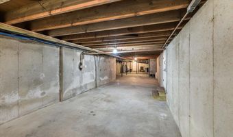 11 Strawberry Hill Rd, Bedford, NH 03110