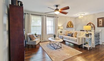 1225 Wissmann Dr, Ballwin, MO 63011