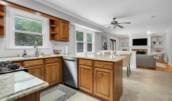 19 Stanley Ln, Middletown, NJ 07748