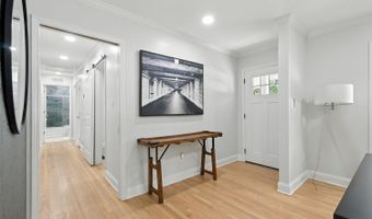 184 Cold Creek Dr, Alpharetta, GA 30009