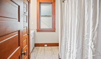 407 E 9th St, Alton, IL 62002