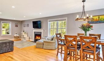 296 Twin Brook Ln, Coventry, RI 02816