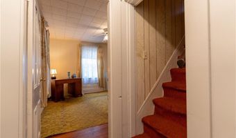 17 Warner St, Newport, RI 02840