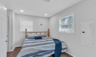 21 Park Ave, Bayville, NJ 08721