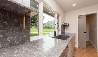 106 Chestnut Ln, Bellevue, ID 83313