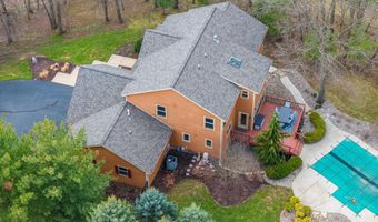 5254 Canyon River Dr NE, Ada, MI 49301