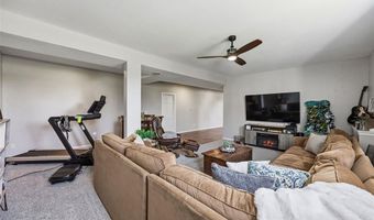 800 Kaitlynn Ave, Anamosa, IA 52205