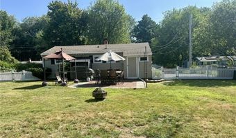 17 Rondeau Rd, Bellingham, MA 02019