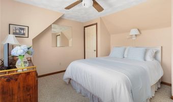 227 Prospect Ave, Middletown, RI 02842