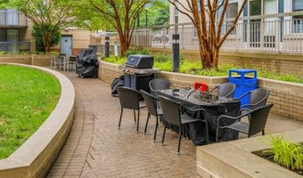 3830 9TH St N 109W, Arlington, VA 22203